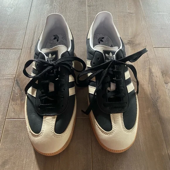 Adidas Samba OG Shoes in Core Black / Wonder White / Silver - Picture 12 of 16